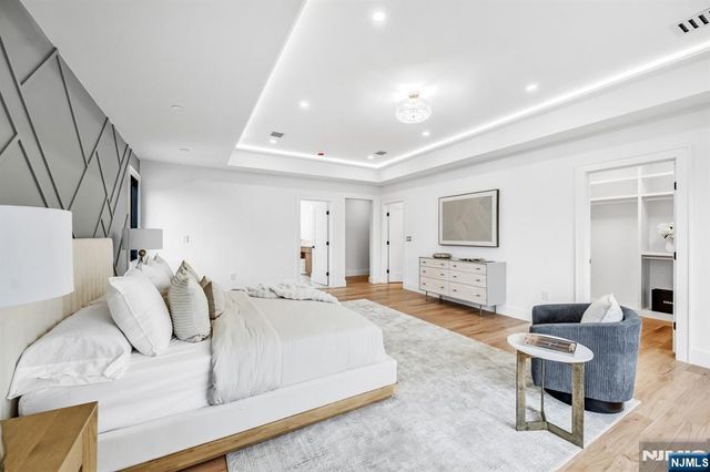 234 Vivien Court, Paramus, NJ 07652