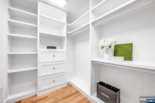 234 Vivien Court, Paramus, NJ 07652