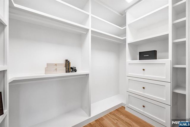 234 Vivien Court, Paramus, NJ 07652