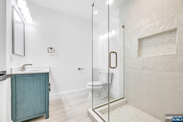 234 Vivien Court, Paramus, NJ 07652