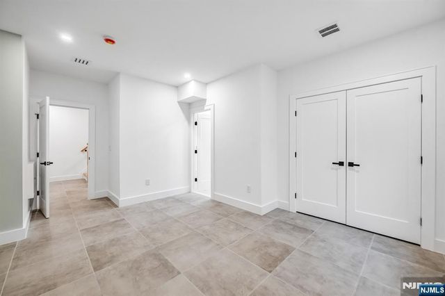 234 Vivien Court, Paramus, NJ 07652