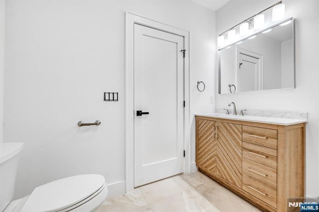 234 Vivien Court, Paramus, NJ 07652