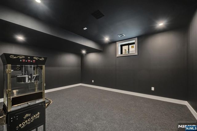 234 Vivien Court, Paramus, NJ 07652