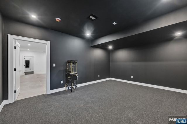 234 Vivien Court, Paramus, NJ 07652