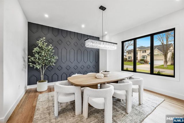 234 Vivien Court, Paramus, NJ 07652