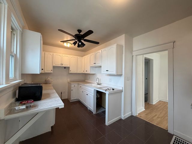 215 Fuller Road, Hinsdale, IL 60521