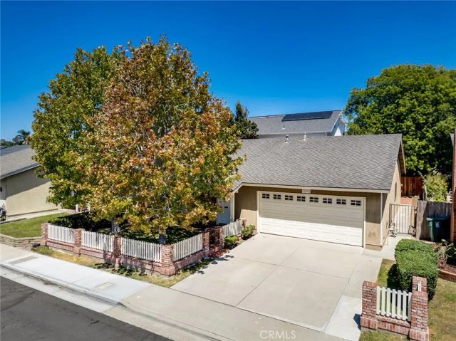 18092 Westlake Cir, Huntington Beach, CA 92648