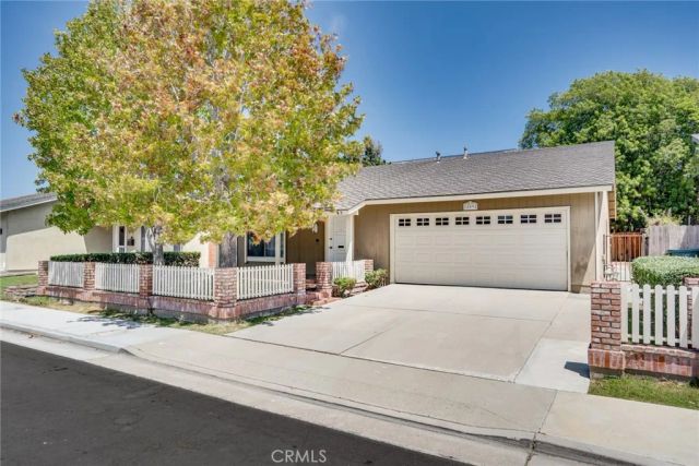 18092 Westlake Cir, Huntington Beach, CA 92648