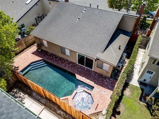 18092 Westlake Cir, Huntington Beach, CA 92648