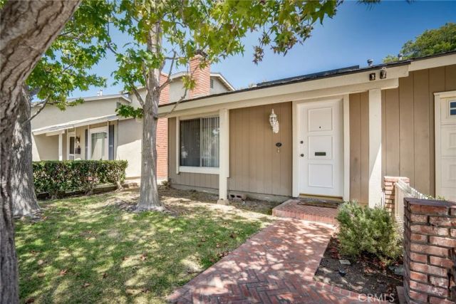 18092 Westlake Cir, Huntington Beach, CA 92648