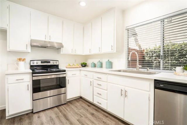 18092 Westlake Cir, Huntington Beach, CA 92648