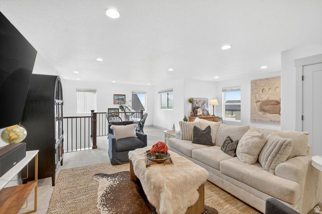 1390 E ORCHARD RIDGE LN, Kaysville, UT 84037