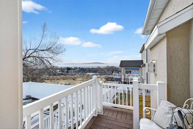 1390 E ORCHARD RIDGE LN, Kaysville, UT 84037