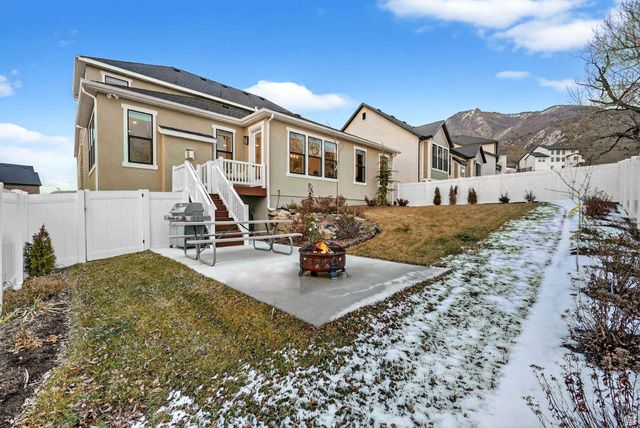 1390 E ORCHARD RIDGE LN, Kaysville, UT 84037