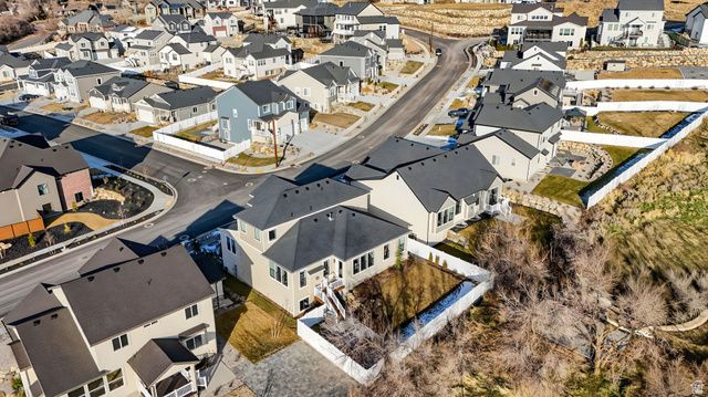 1390 E ORCHARD RIDGE LN, Kaysville, UT 84037