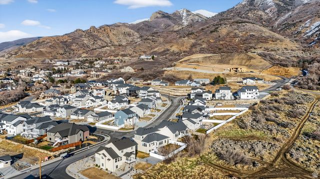 1390 E ORCHARD RIDGE LN, Kaysville, UT 84037