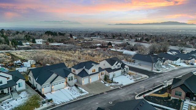 1390 E ORCHARD RIDGE LN, Kaysville, UT 84037