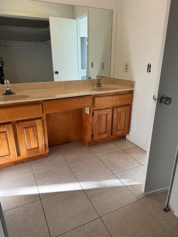 952 SE Walters Terrace, Port St Lucie, FL 34983