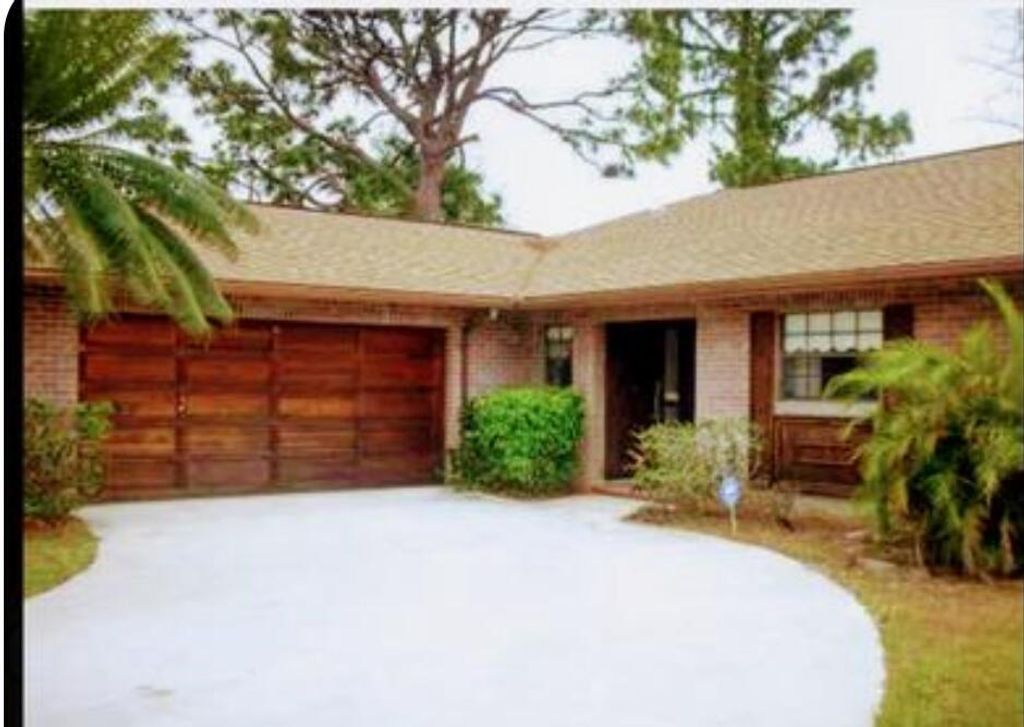 952 SE Walters Terrace, Port St Lucie, FL 34983