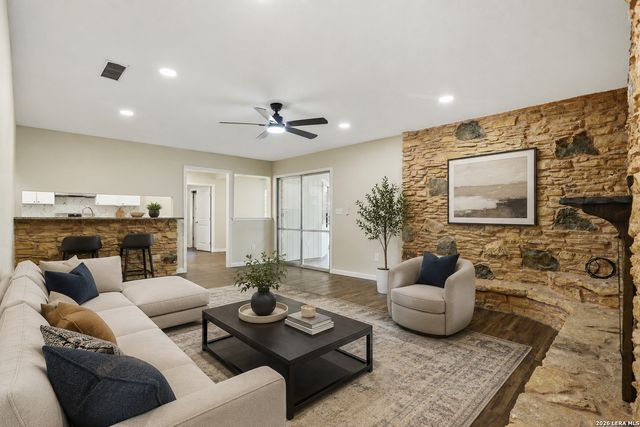 229 SHERRI DR, Universal City, TX 78148