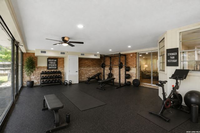 229 SHERRI DR, Universal City, TX 78148