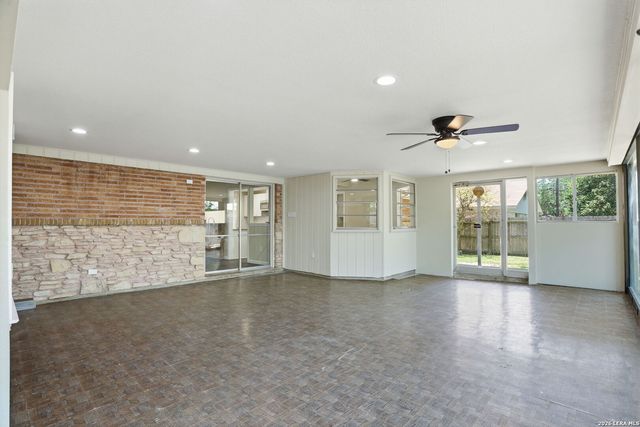 229 SHERRI DR, Universal City, TX 78148
