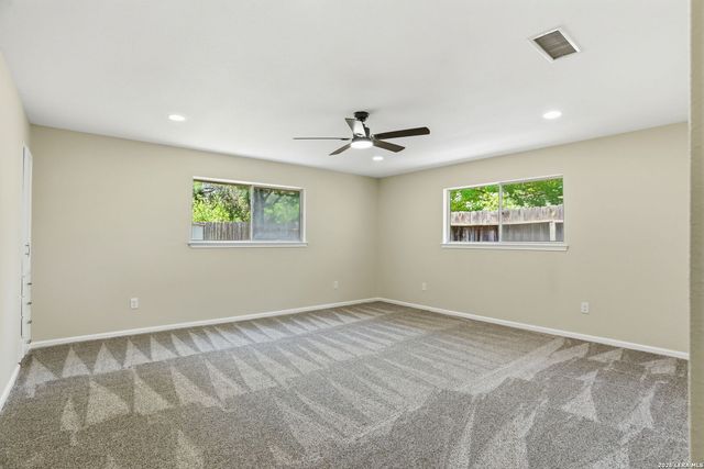 229 SHERRI DR, Universal City, TX 78148