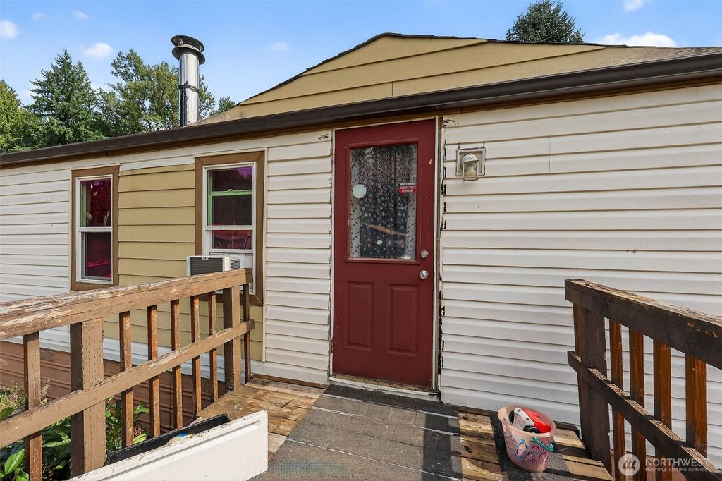 114 Enchanted Valley Drive, Vader, WA 98593