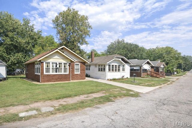 1511 College Avenue, East St Louis, IL 62205