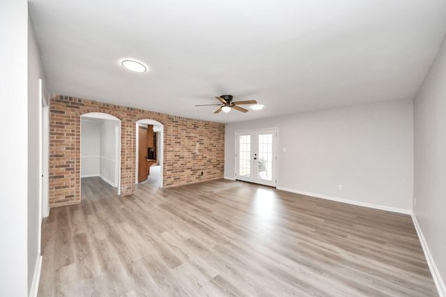 3923 Cypress Lake Drive, Spring, TX 77388