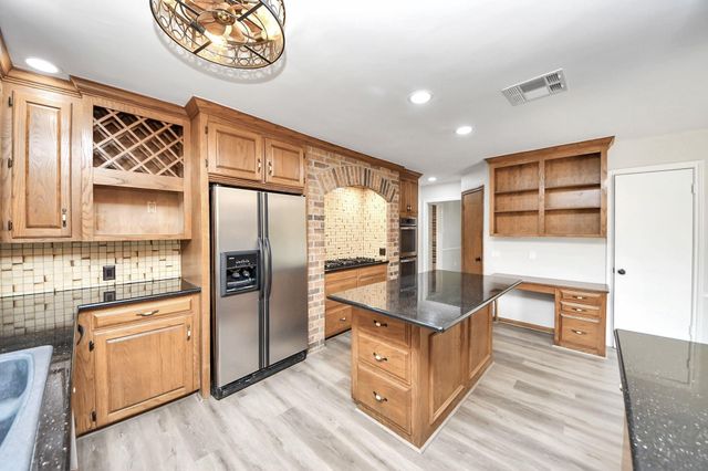 3923 Cypress Lake Drive, Spring, TX 77388