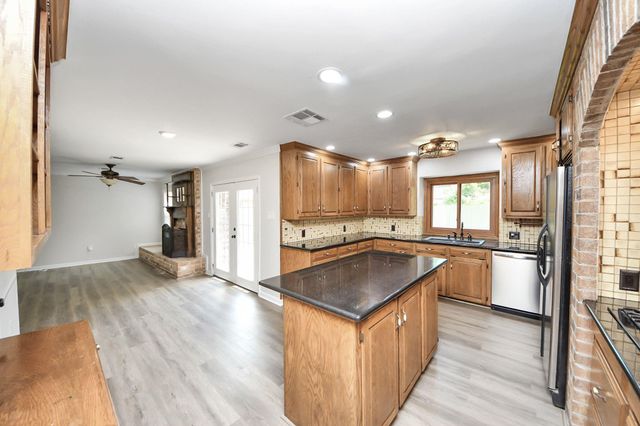 3923 Cypress Lake Drive, Spring, TX 77388