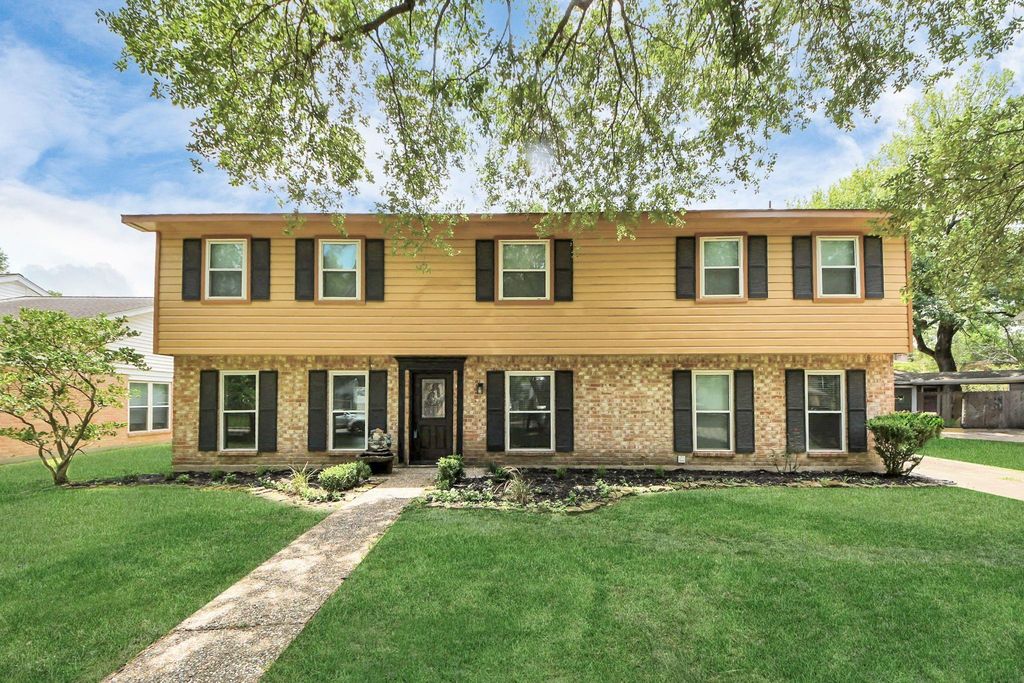 3923 Cypress Lake Drive, Spring, TX 77388