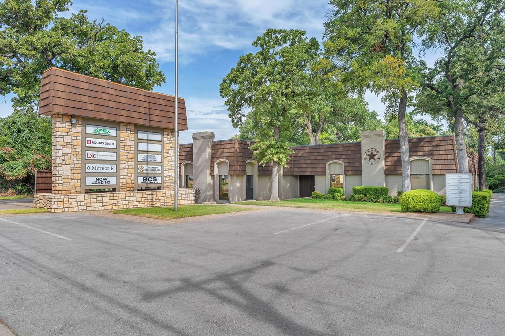 2020 W Northwest Highway 116, Grapevine, TX 76051 — photo 2