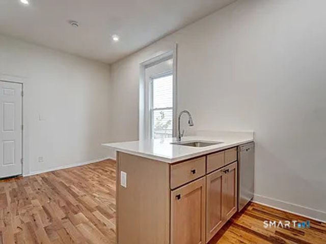 522 Elm Street 3, New Haven, CT 06511