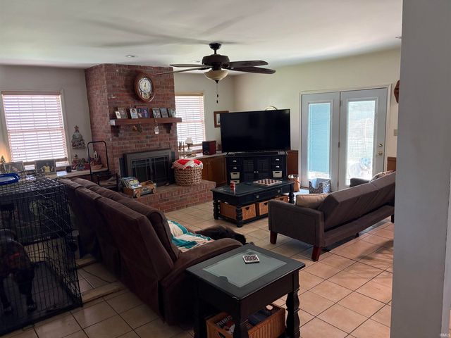 5200 Landview Drive, Newburgh, IN 47630