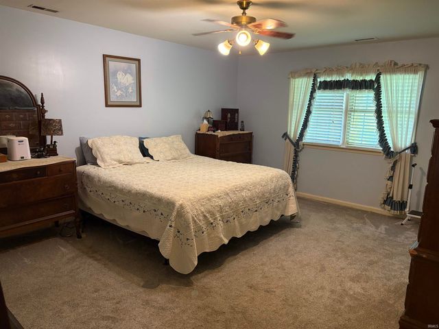 5200 Landview Drive, Newburgh, IN 47630