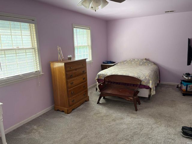 5200 Landview Drive, Newburgh, IN 47630