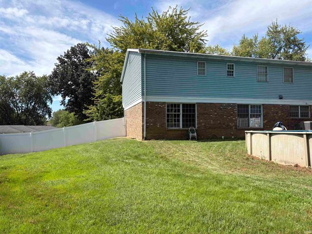 5200 Landview Drive, Newburgh, IN 47630
