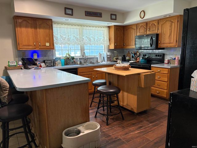 5200 Landview Drive, Newburgh, IN 47630