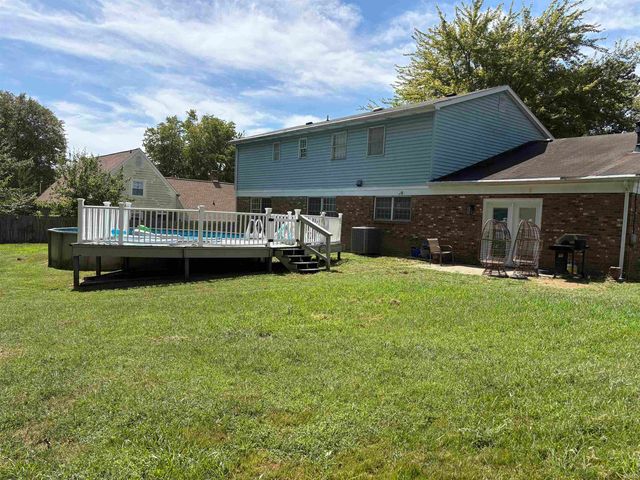 5200 Landview Drive, Newburgh, IN 47630