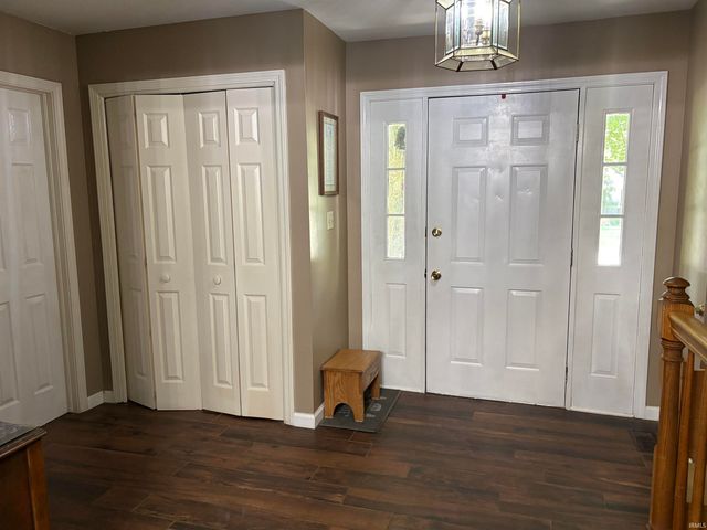 5200 Landview Drive, Newburgh, IN 47630