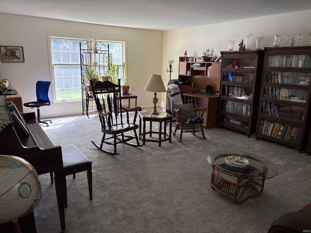 5200 Landview Drive, Newburgh, IN 47630