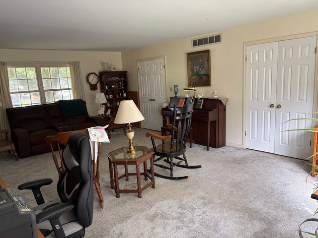 5200 Landview Drive, Newburgh, IN 47630