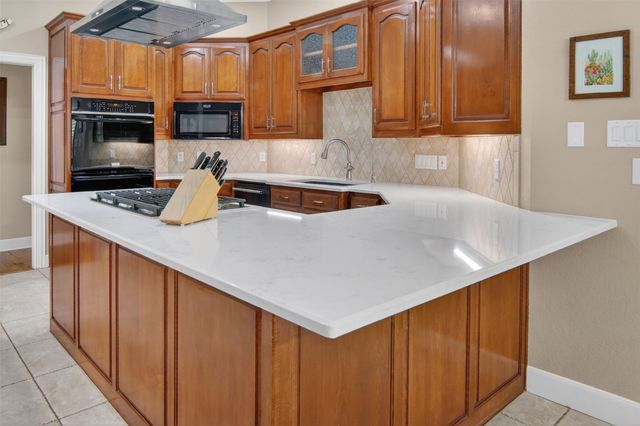7402 Hampton Drive, Granbury, TX 76049