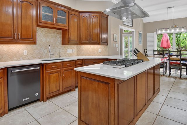 7402 Hampton Drive, Granbury, TX 76049