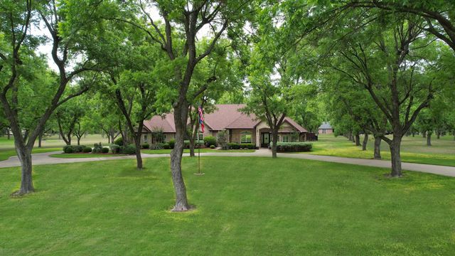 7402 Hampton Drive, Granbury, TX 76049