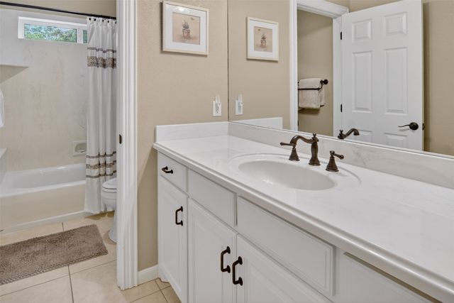7402 Hampton Drive, Granbury, TX 76049