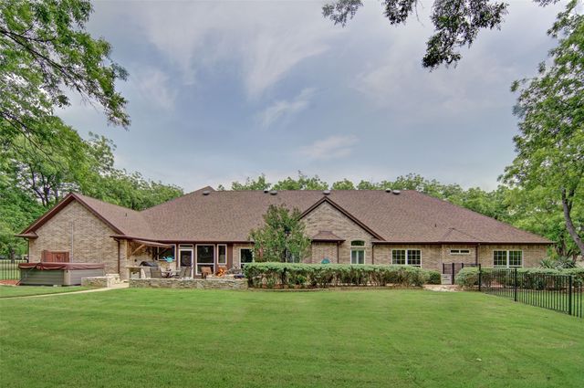 7402 Hampton Drive, Granbury, TX 76049
