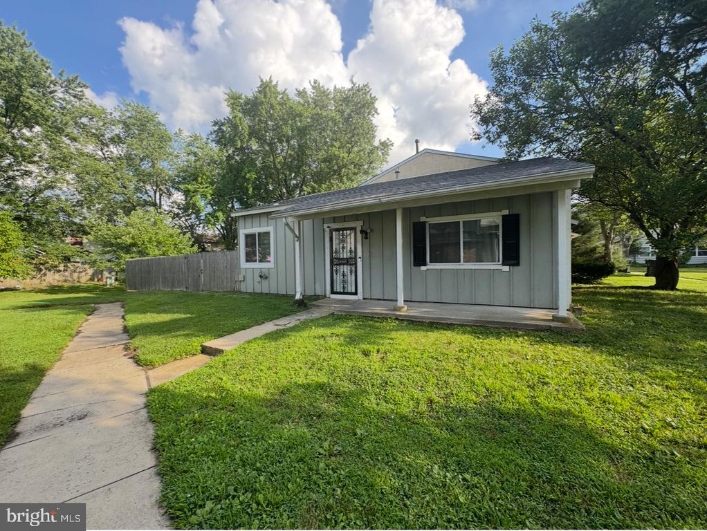 23 MEMPHIS CT, Sicklerville, NJ 08081